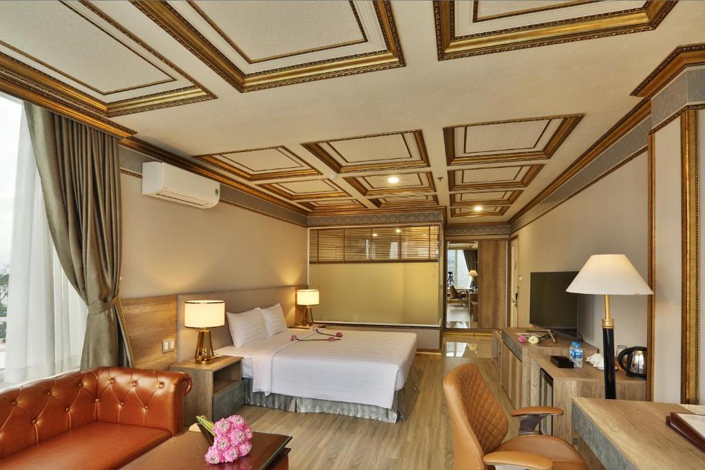 Lotus Saigon Hotel